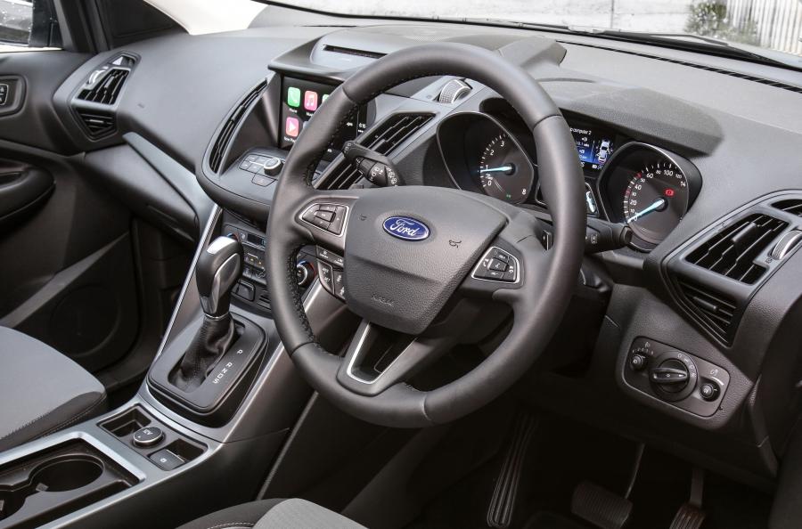 Интерьер Ford Escape Trend 2016 года  (AU) (фото 3 из 44)